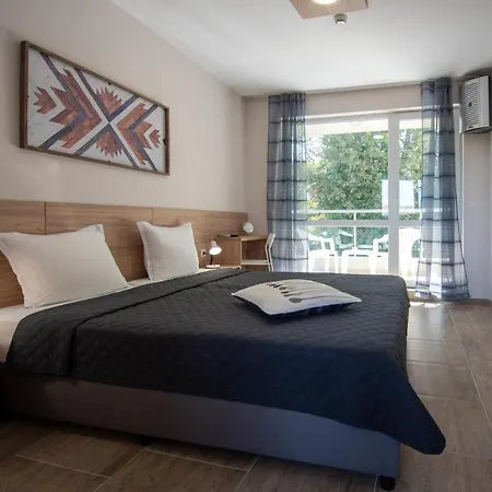 酒店 Ariana 希典