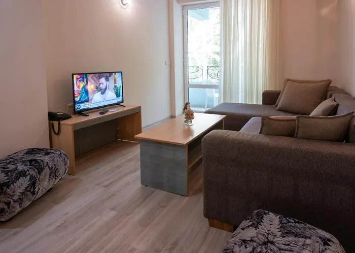 Готель Ariana 3*