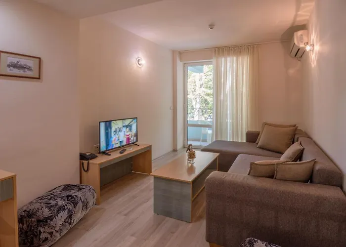 Ariana Готель 3*