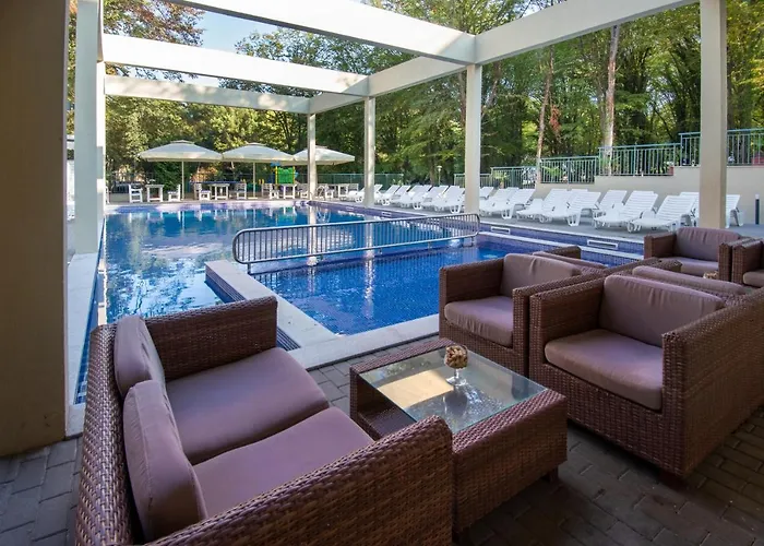 Готель Ariana Китен