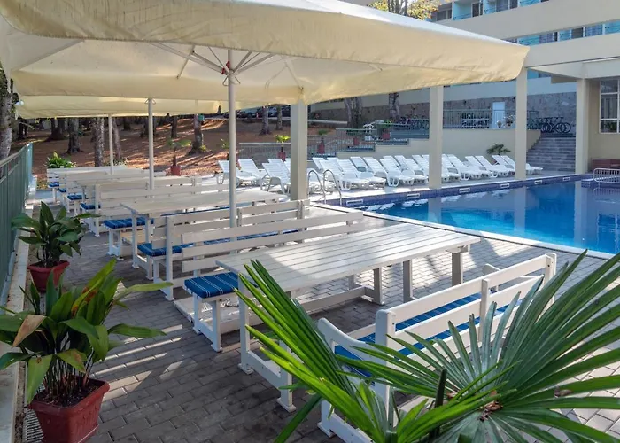 Ariana Готель 3*