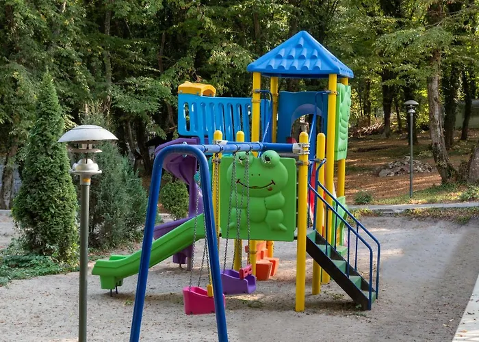 Ariana Готель Китен