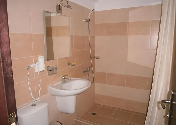 Ariana Готель Китен